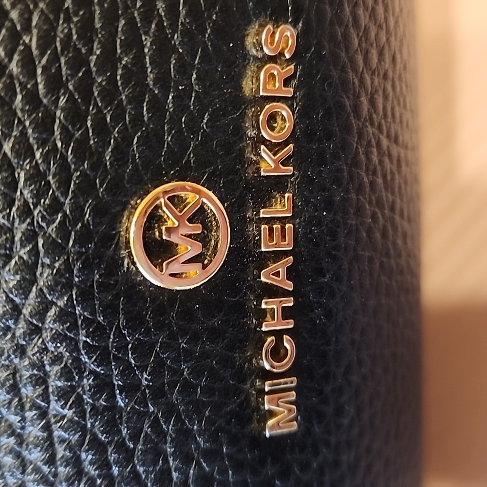 Michael Kors Black Hobo Bag with Pebbled Leather EXCELLENT CONDITION - Picture 4 of 11